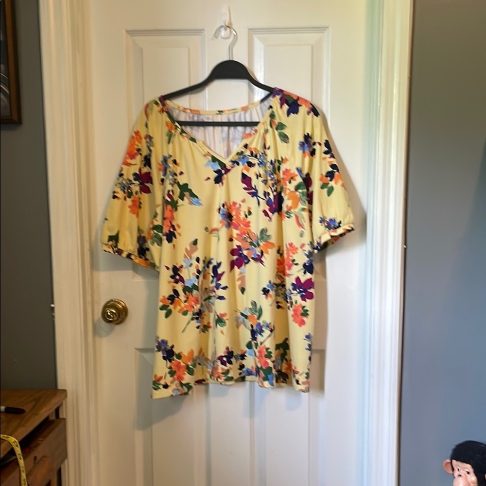 ❤️Denim&Co Gold Floral Relaxed Blouse